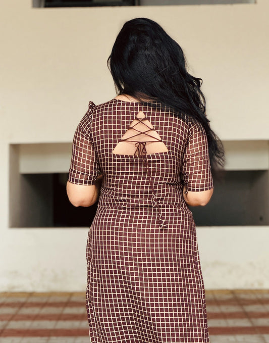Mocha brown checks kurti set in Georgette – Kurta Set by Dharvi by Rachana (view 2)