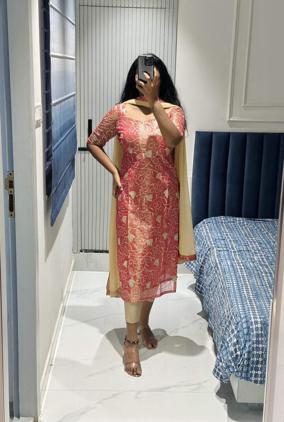 Peach tissue kurta in Tissue – Kurta Set by Dharvi by Rachana (view 3)