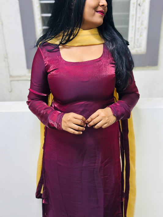 Dark maroon space silk kurta in Space Silk – Kurta Set by Dharvi by Rachana (view 2)