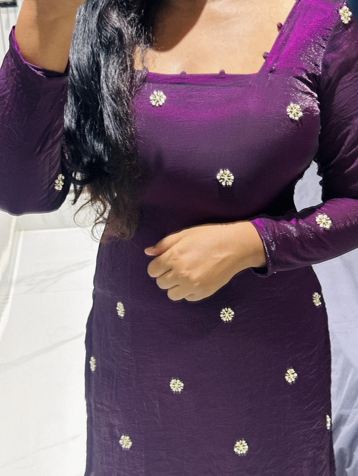 wine space silk butta kurti in Space Silk – Kurta Set by Dharvi by Rachana (view 4)