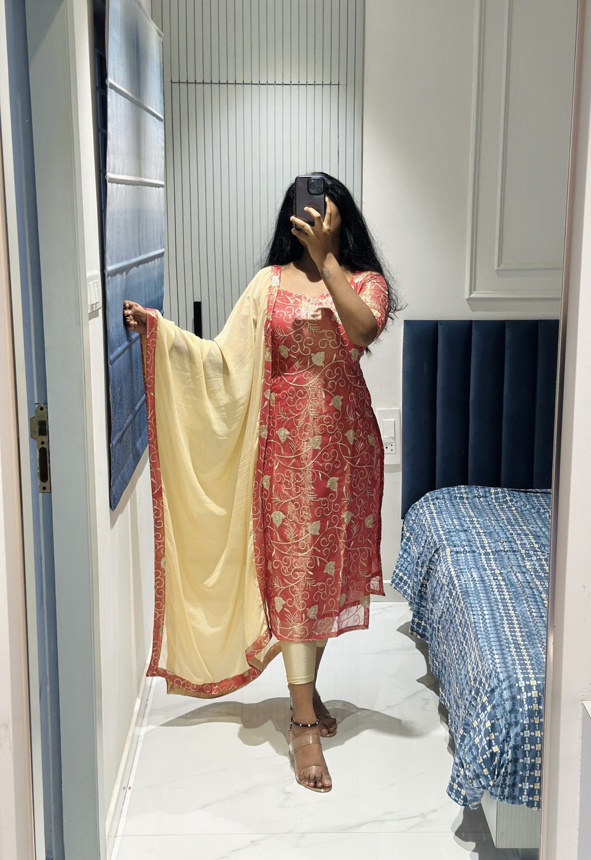 Peach tissue kurta in Tissue – Kurta Set by Dharvi by Rachana (view 4)