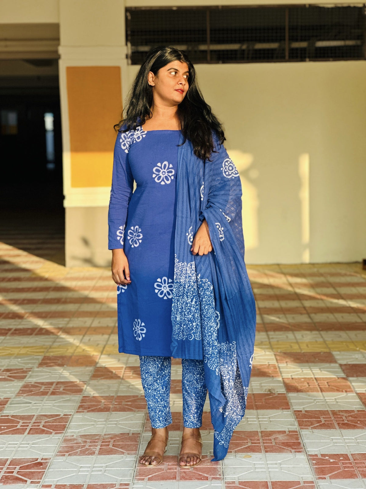 Blue cotton batik suit set in Handblock Cotton – Kurta Set by Dharvi by Rachana