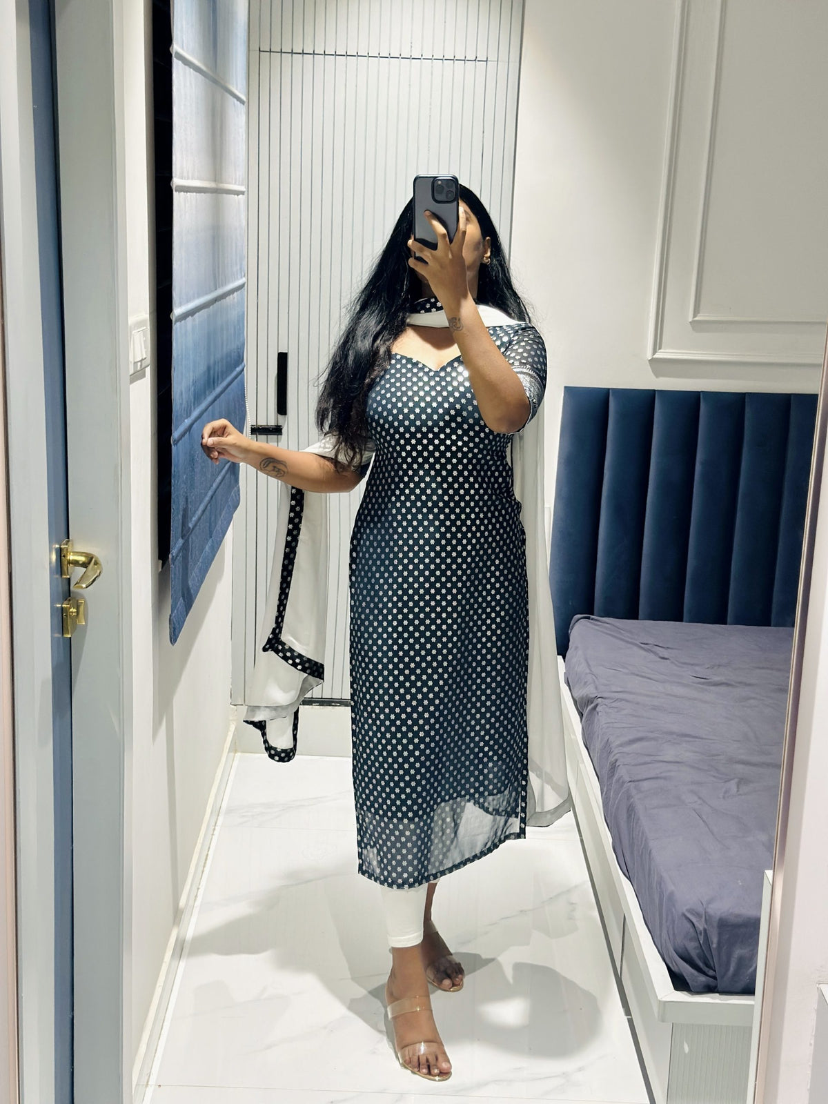 Blackish green butta printed kurta set in Georgette – Kurta Set by Dharvi by Rachana (view 4)