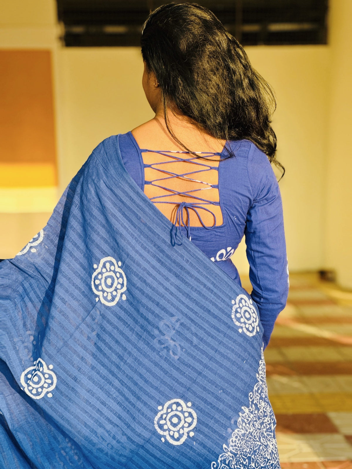 Blue cotton batik suit set in Handblock Cotton – Kurta Set by Dharvi by Rachana