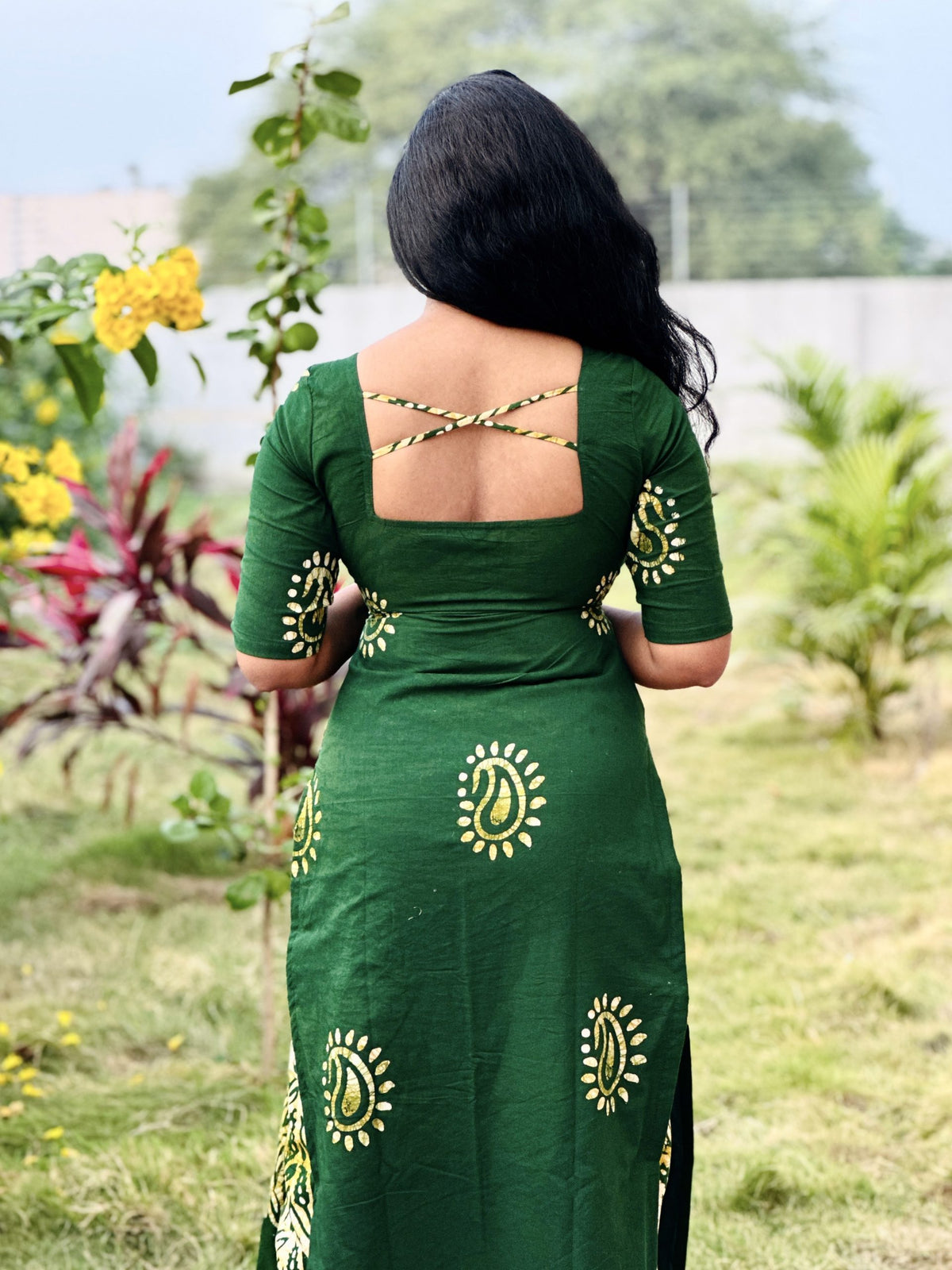 Green cotton batik suit set in Cotton – Kurta Set by Dharvi by Rachana