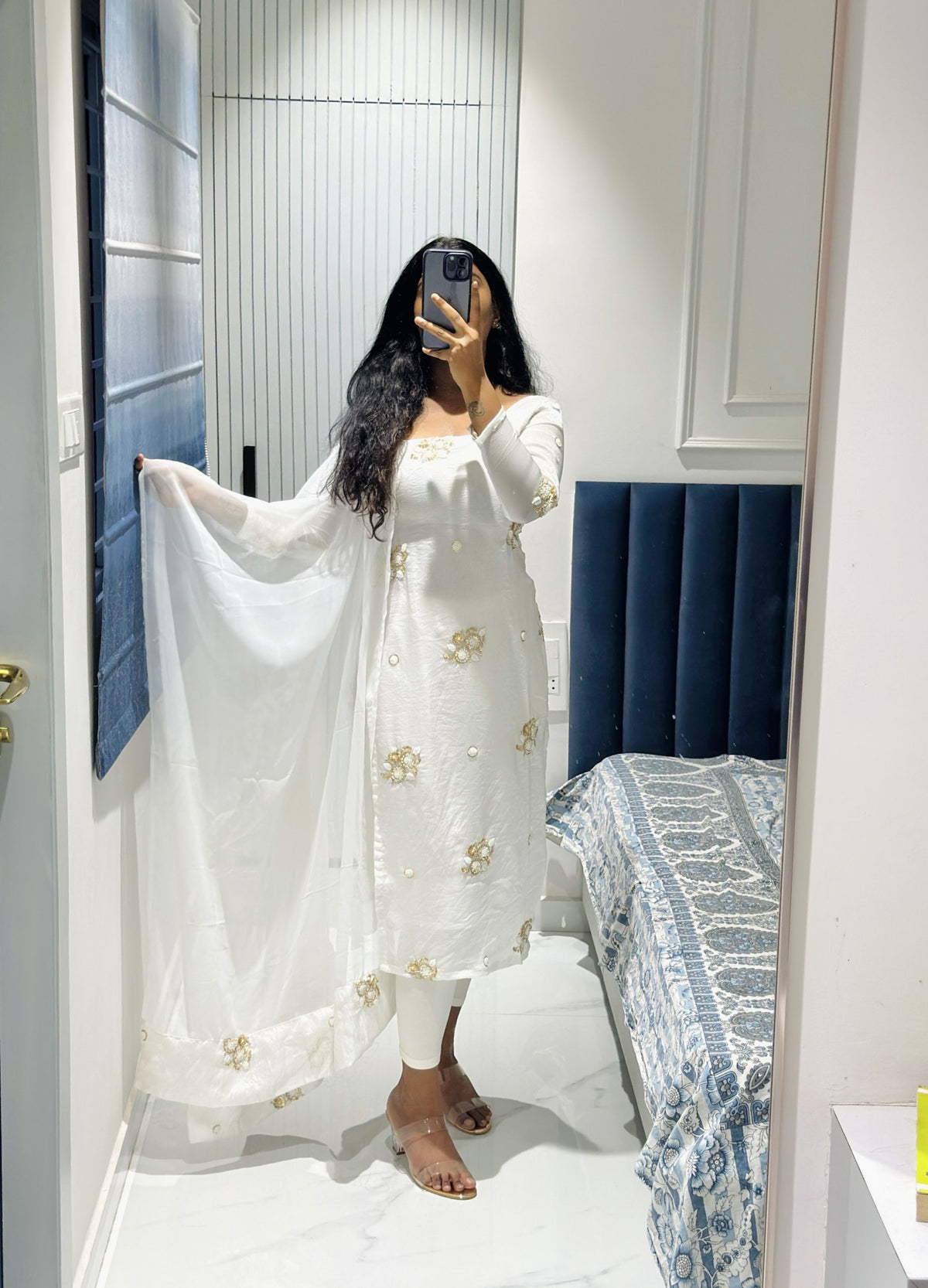 White butta embroidered kurti in Viscose Tissue – Kurta Set by Dharvi by Rachana (view 4)