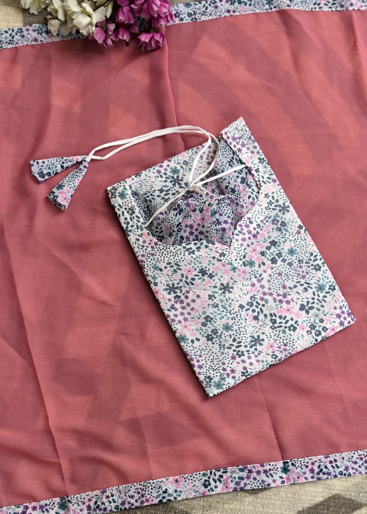 White floral chiffon set in Chiffon – Kurta Set by Dharvi by Rachana